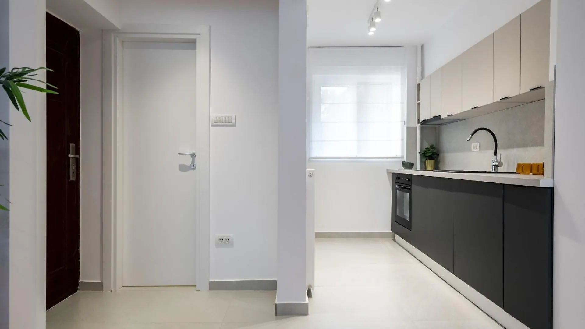 Majestic Downtown Apartment Bucharest 0*,  Romania