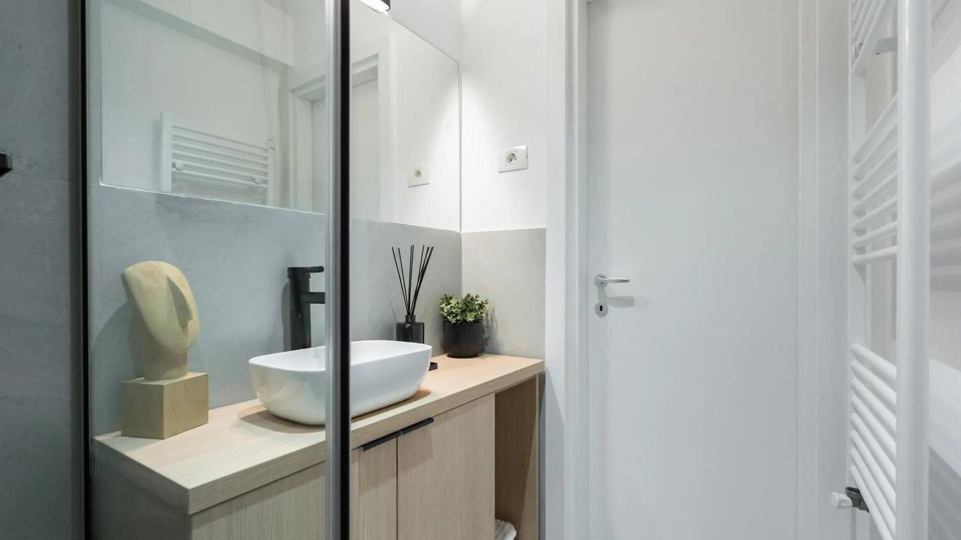 Majestic Downtown Apartment Bucharest