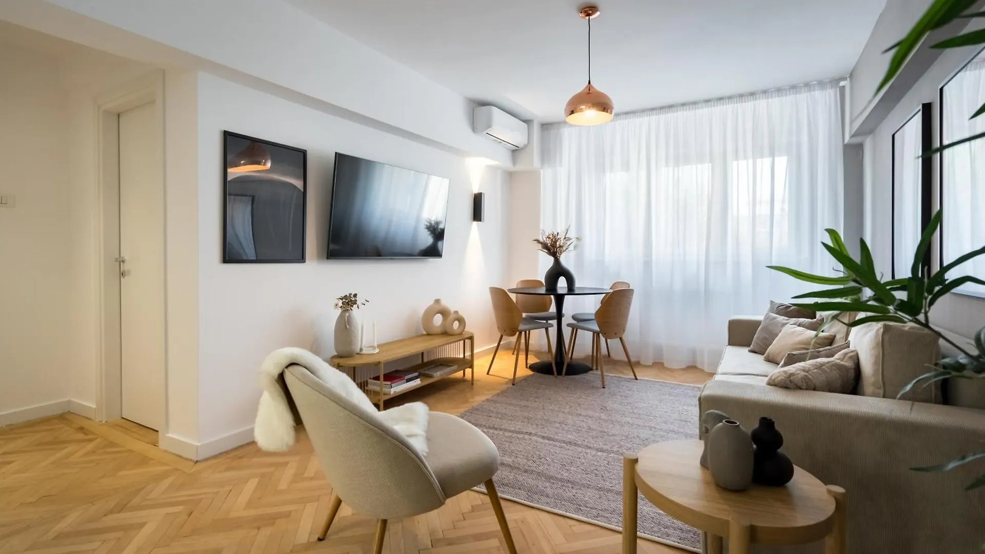 Majestic Downtown Apartment Bucharest